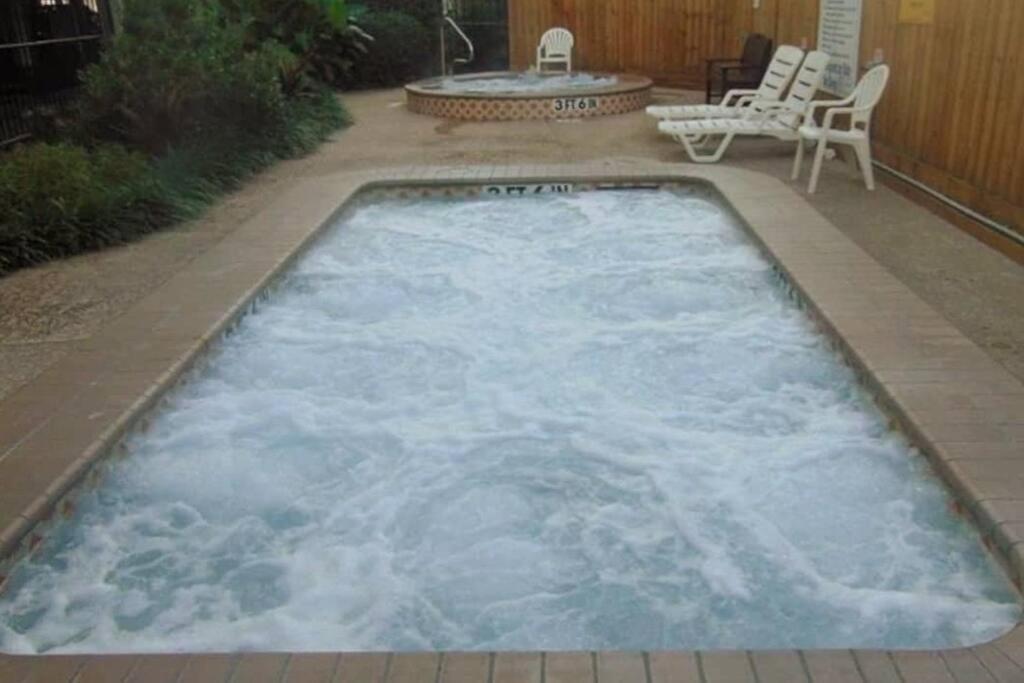 Sea-Renity Heated Pools Steps To The Beach Galveston Esterno foto
