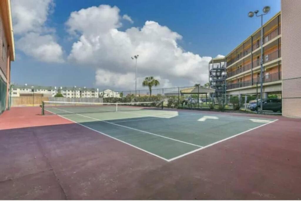 Sea-Renity Heated Pools Steps To The Beach Galveston Esterno foto